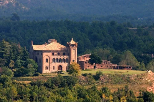 Castillo Rocabruna masia modernista en Santa Maria Oló