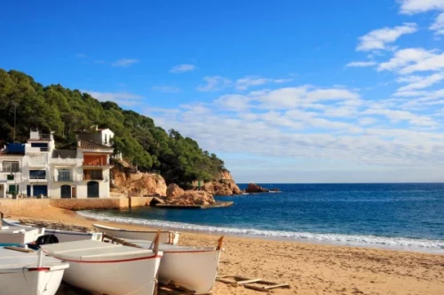 Las 10 playas más hermosas de la Costa Brava que tienen la Bandera Azul